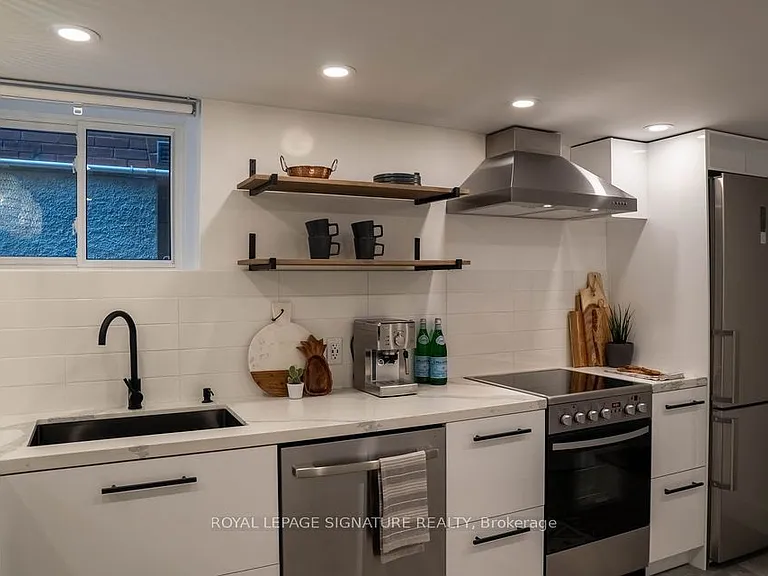 166 Oakmount Rd #LOWER — Photo 20