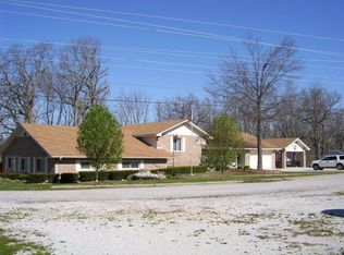 9818 Old Exeter Rd, Cassville, MO 65625