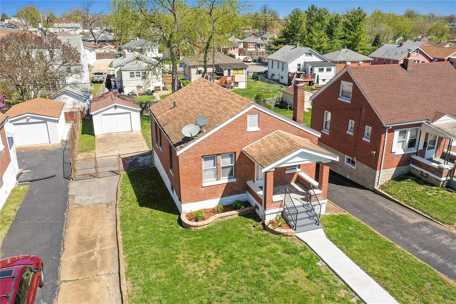 321 Carthage Ave photo 1