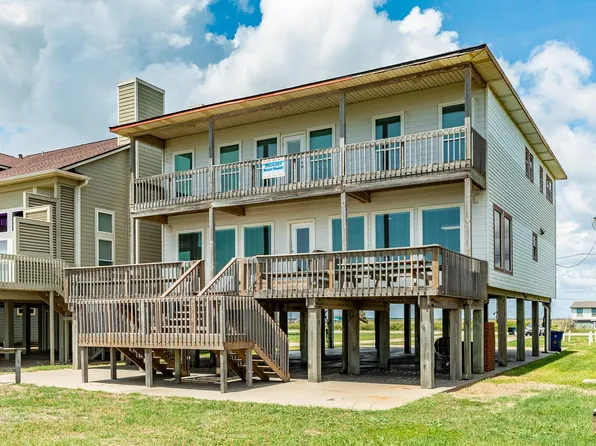 2402 Bluewater Dr, Surfside Beach, TX 77541