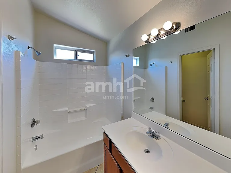 7729 W Rancho Dr — Photo 11