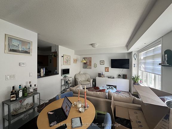 4th image of 50 Turntable Cres #62