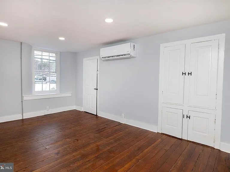 6192 Lower York Rd #B — Photo 6