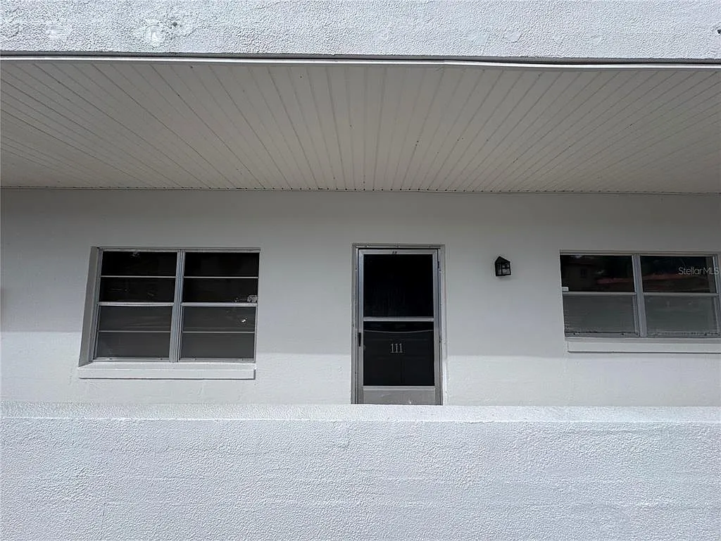 Building Photo - 100 El Camino Dr #111