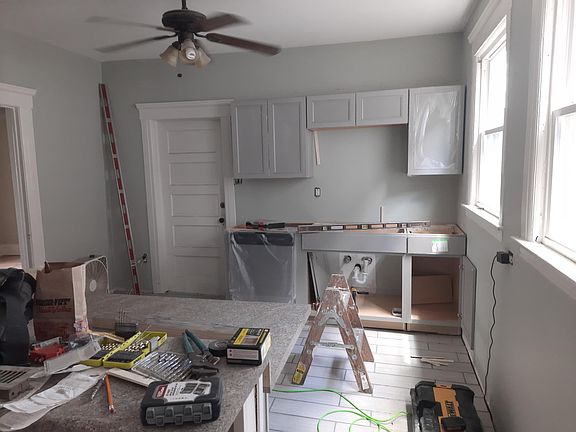 5th image of 317 Burnet Park Dr