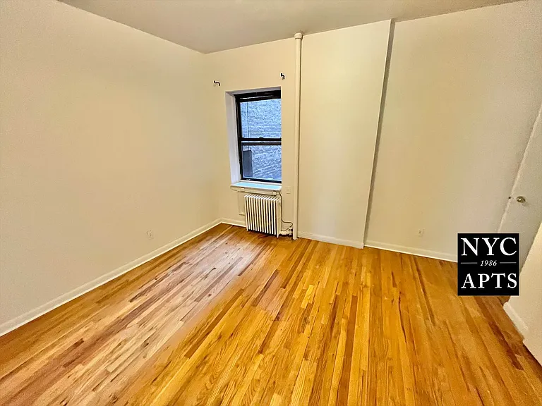 328 E 55th St #9 — Photo 5