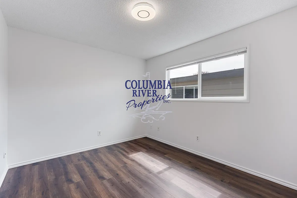 Building Photo - 1154 10th Ave #4