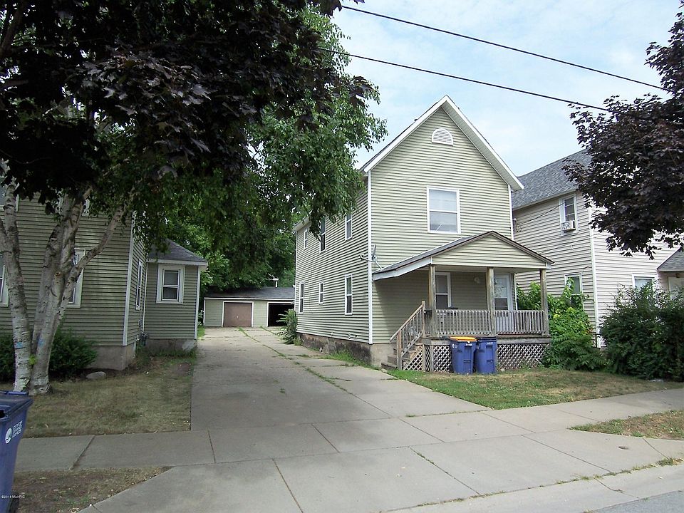 2nd image of 309 Seward Ave NW