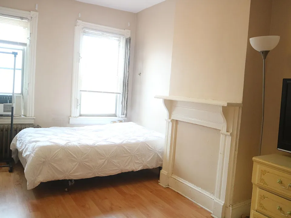 1353 Irving St NW #8