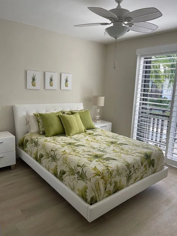 2 bed, 2.0 bath, 1273 sqft, $7,500 — Photo 3