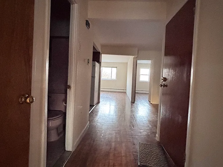 Gunther Ave — Photo 17