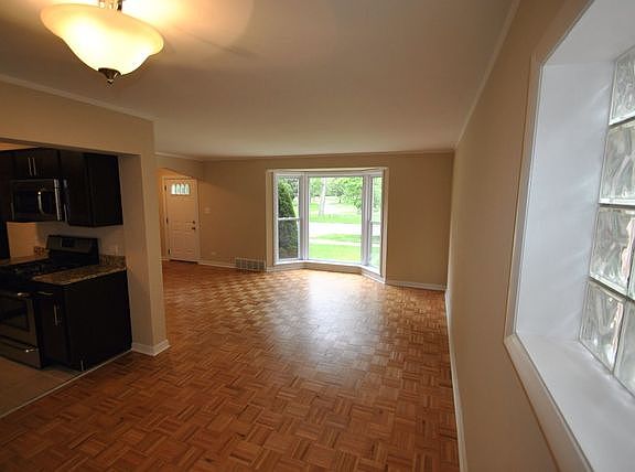 3rd image of 4130 N Pioneer Ave