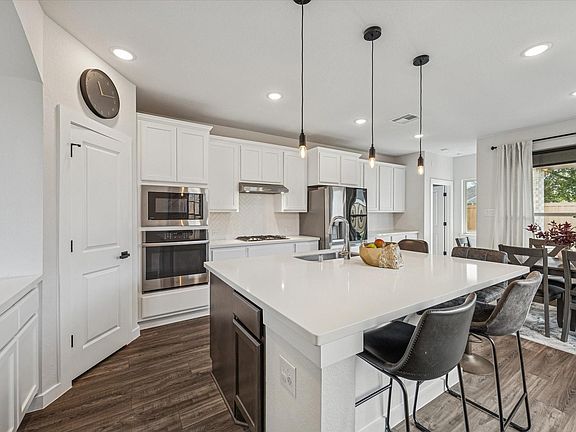 3rd image of 7933 Spring Run Dr