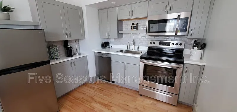 Studio, 1.0 bath, 400 sqft, $1,750 — Photo 3