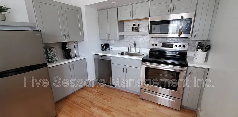 94 N Winooski Ave #2 — Photo 3