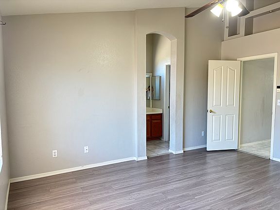 4th image of 4018 E Decatur St