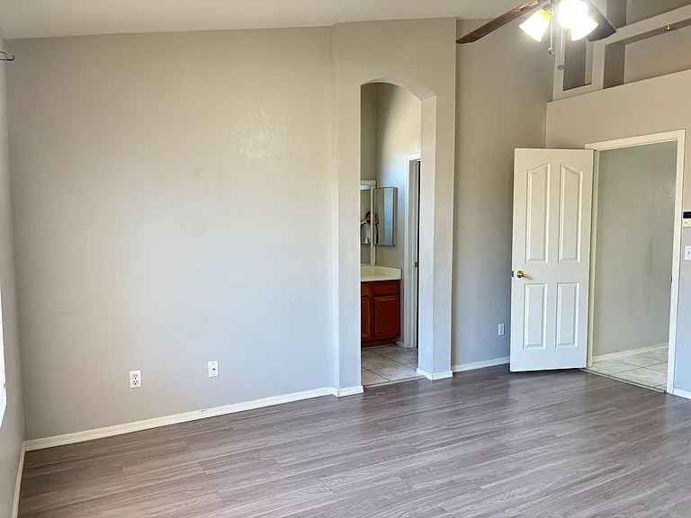 4018 E Decatur St — Photo 4