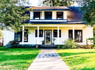 2012 4th St, Bay City, TX 77414