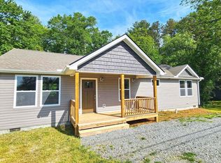 127 Hawthorne Dr, Brevard, NC 28712