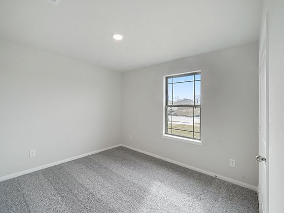 4th image of 820 Timmons Ln