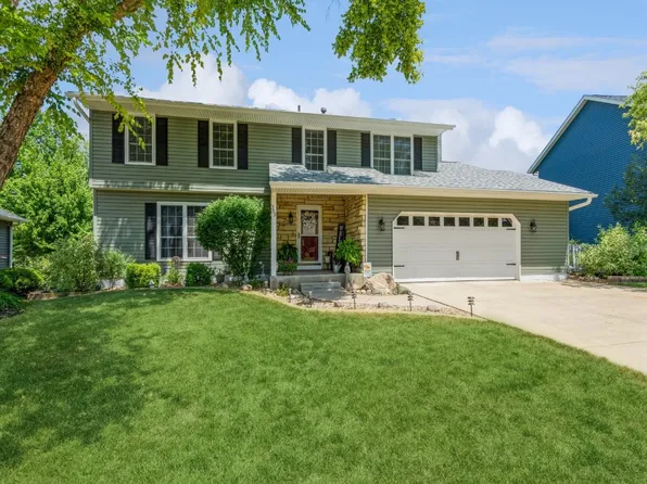 209 Stoney Creek Rd NW, Cedar Rapids, IA 52405