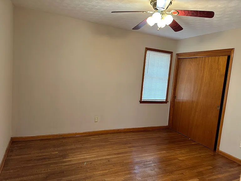 4697 Wooddale Ave — Photo 25