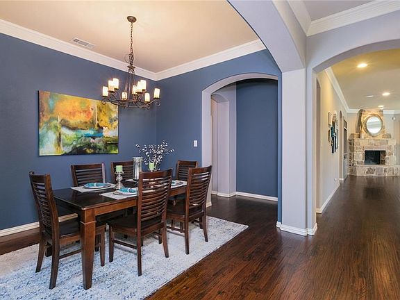 4th image of 1030 Fannin Dr
