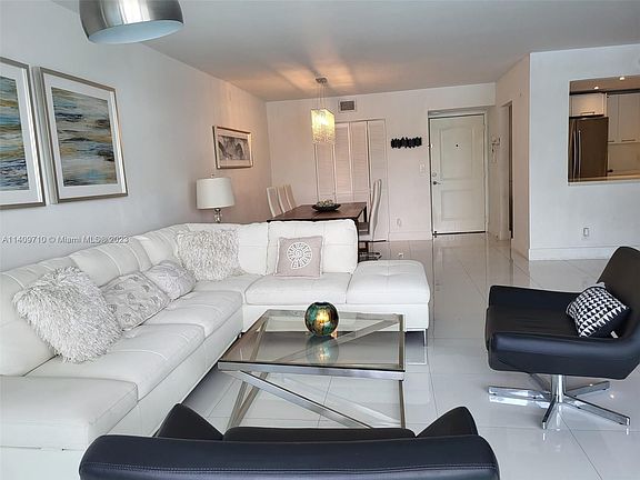 4th image of 100 Bayview Dr APT 328