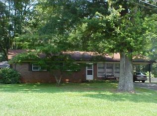 60 Crestview Cir, Carrollton, GA 30117