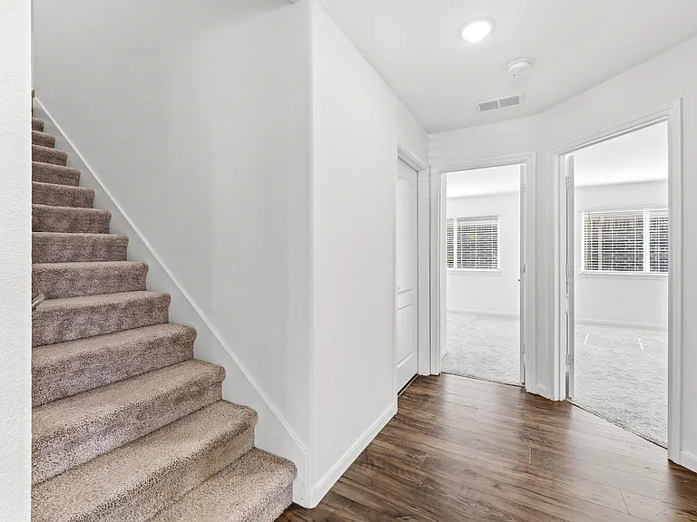 1204 Sumner St — Photo 17