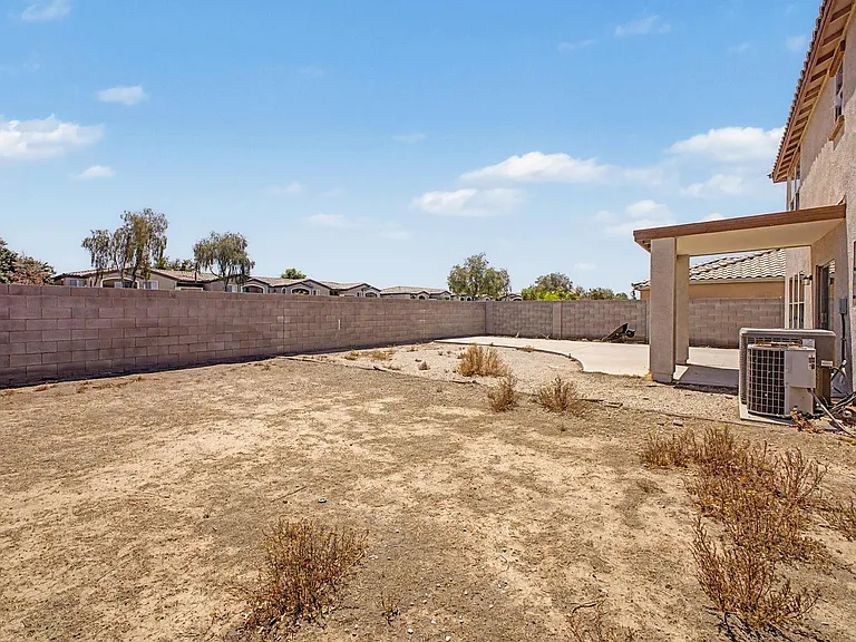 559 W Viola St — Photo 40