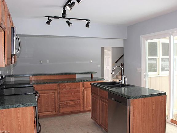 5th image of 10570 N Woods Cir