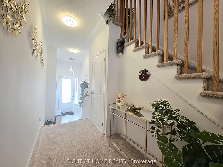 1986 Lowry Dr — Photo 3