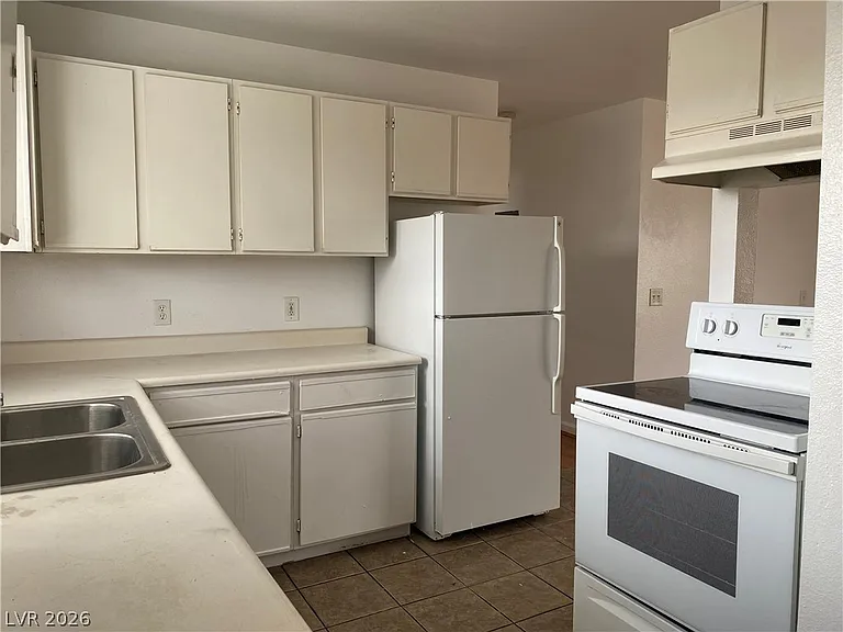1662 N Lamont St #202 — Photo 7