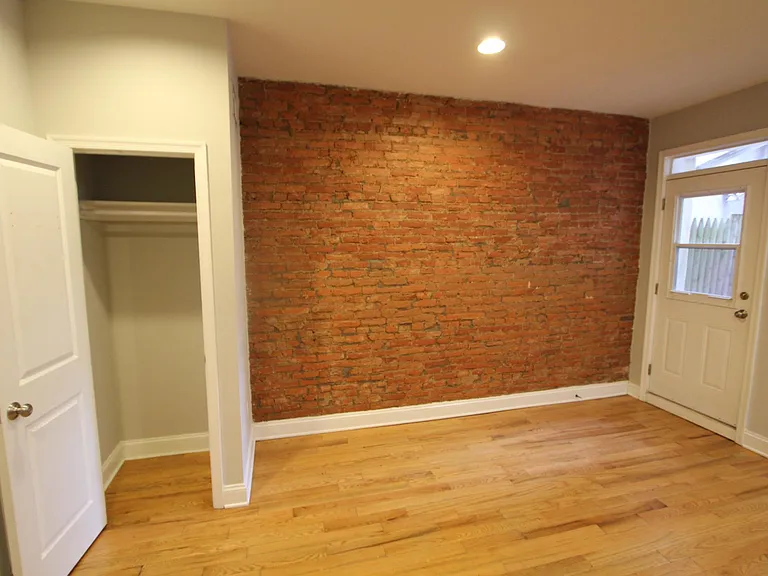 1609 Bainbridge St #1 — Photo 6