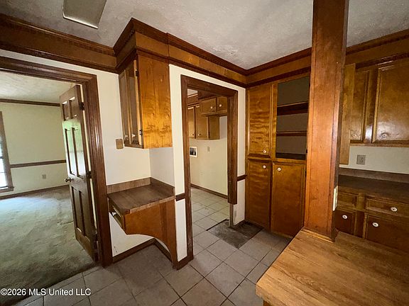 4th image of 145 Margaret Ln