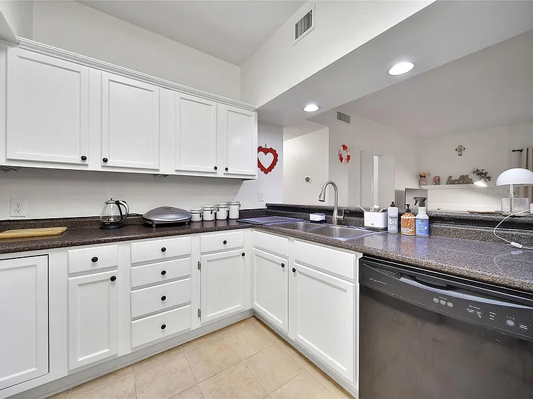 8100 Cambridge St #25 — Photo 14