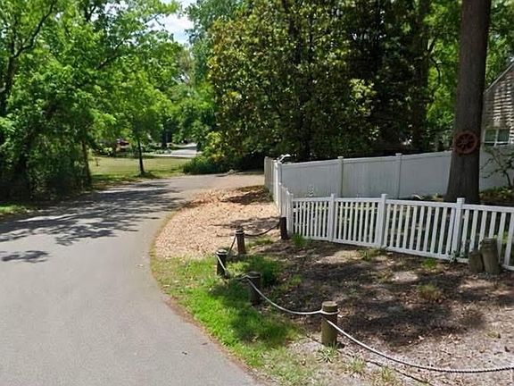 5th image of 7051 Greenbank Rd