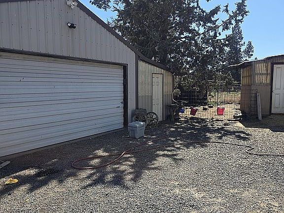3rd image of 6673 NW 66th St
