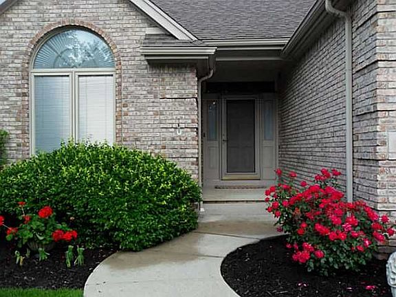 3rd image of 225 Larchwood Dr