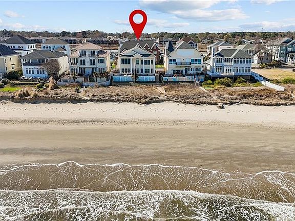 2nd image of 44 Bay Front Pl