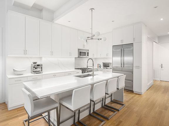 3rd image of 59 John St APT 7D