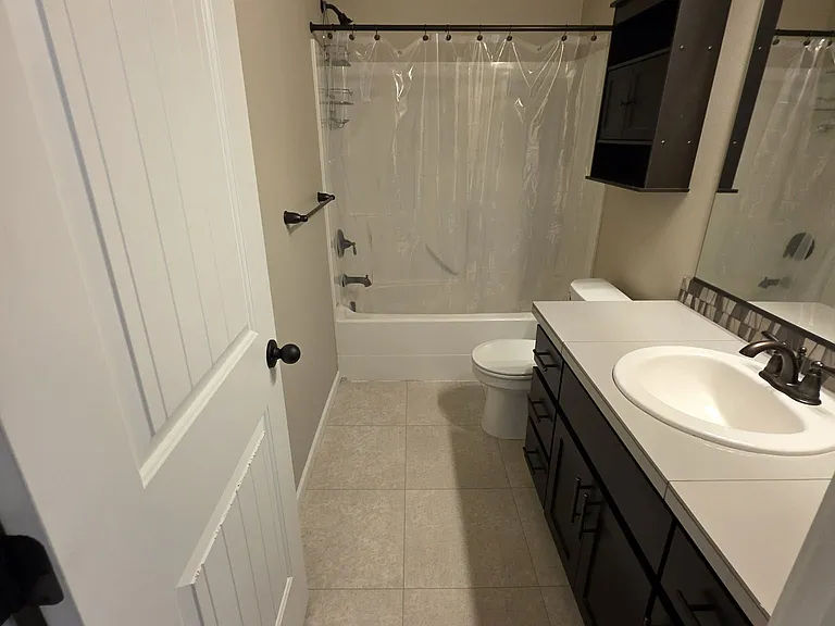 1013 Robbins Ct — Photo 10