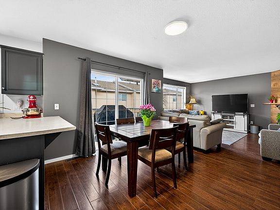 3rd image of 726 Dunrobin Dr #1