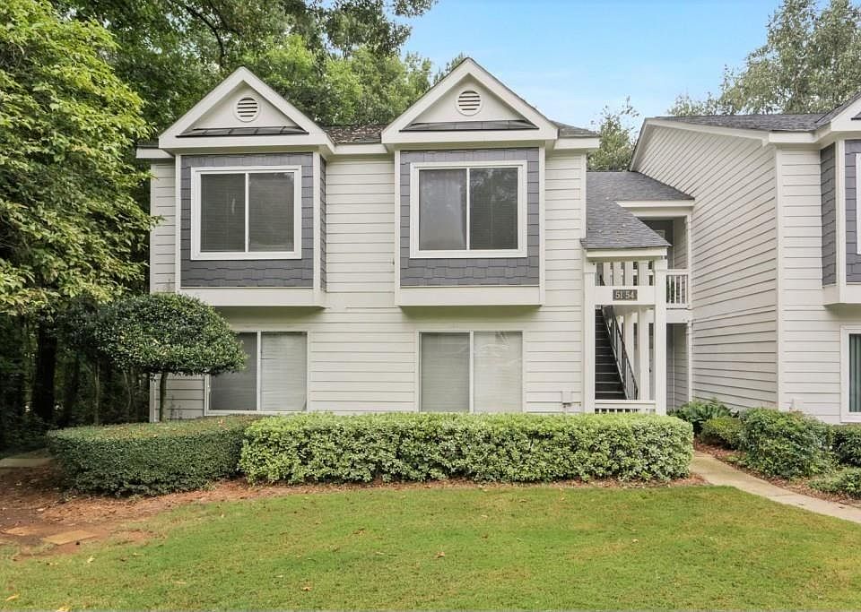 1st image of 52 Arbor End SE