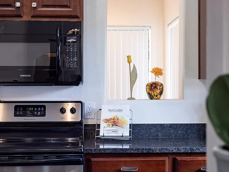2550 E River Rd #78 — Photo 11
