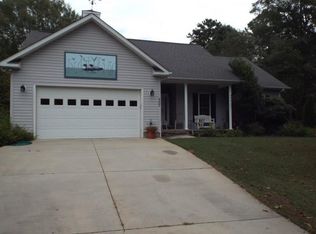 307 Valley View Dr, Seneca, SC 29672