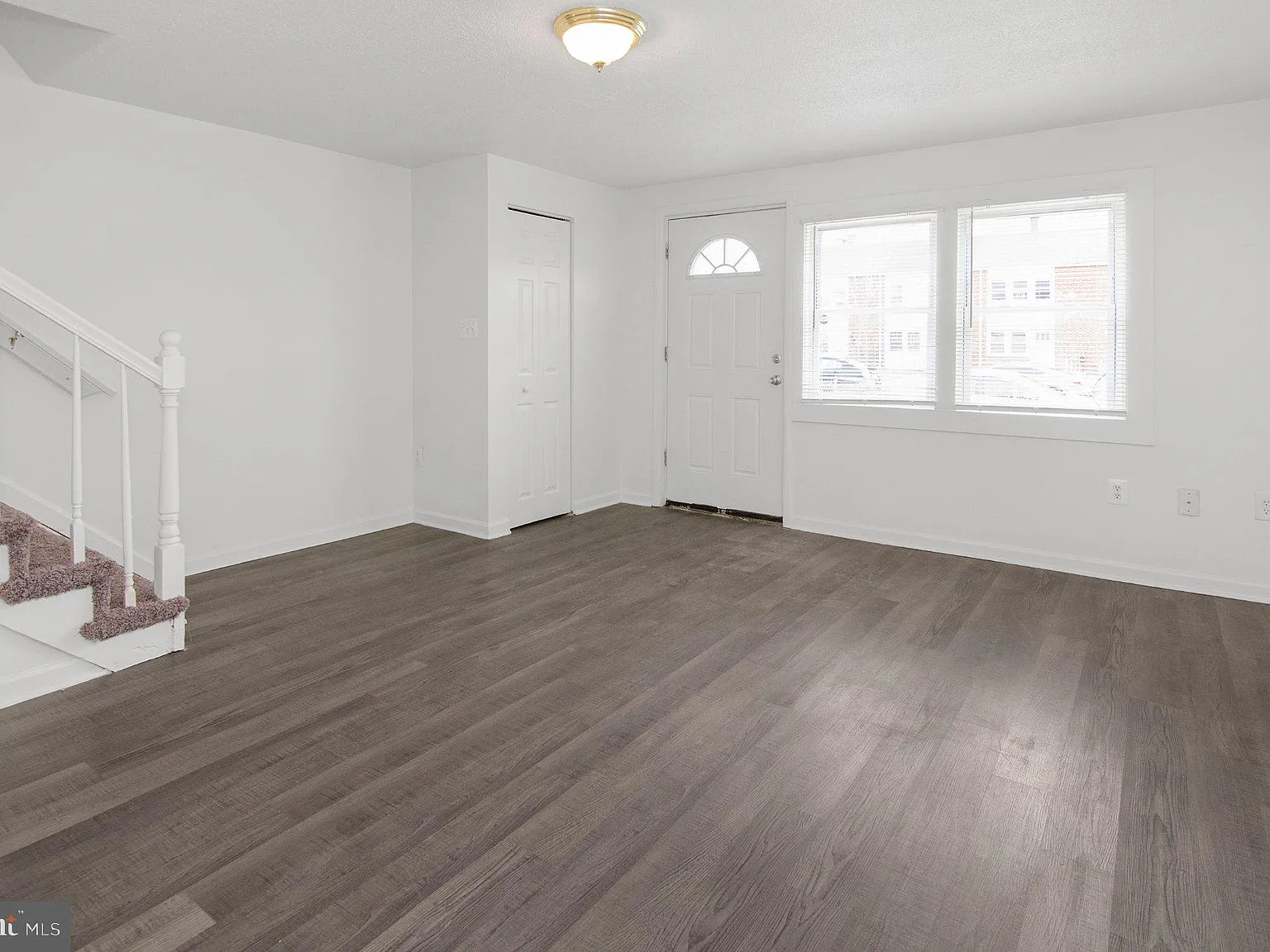 3 bed, 1.0 bath, 1024 sqft, $1,675 — Photo 3
