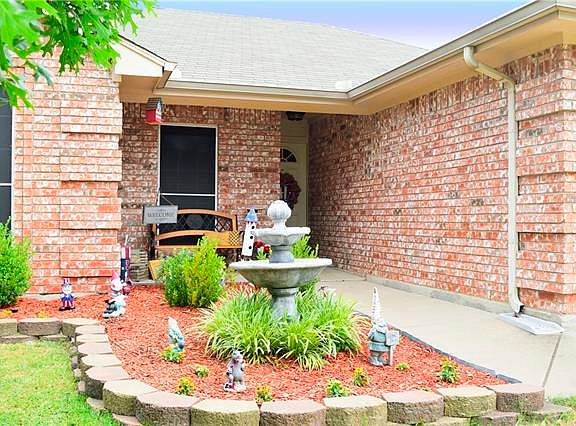5th image of 809 NW Park Meadow Ln