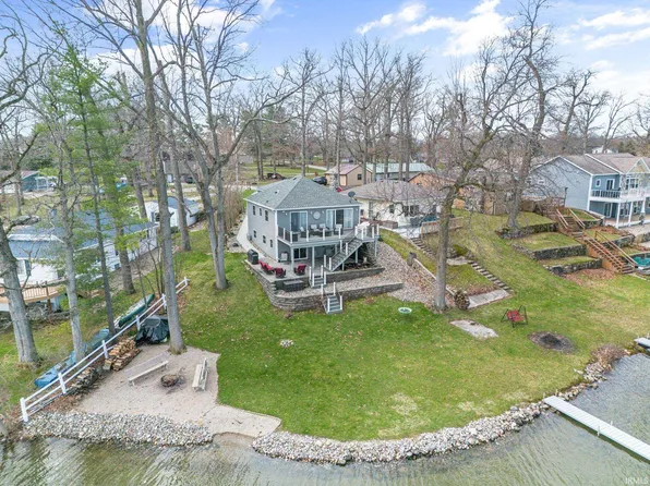 9049 E 480 S, Wolcottville, IN 46795
